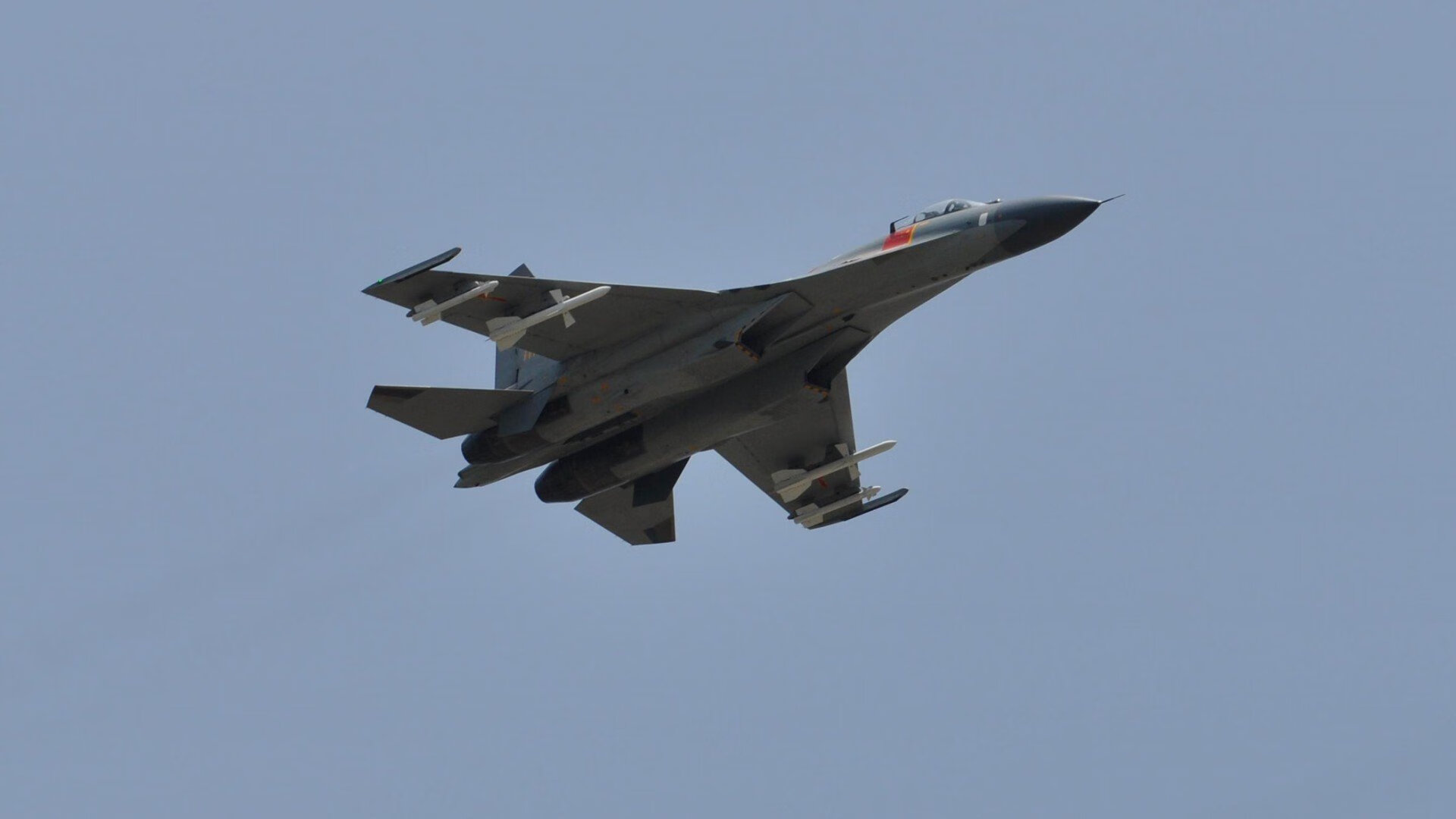 开云娱乐app安全登录-多特后防线失误，败给拜仁，多特后防线失误,败给拜仁队员